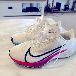 Nike Air Zoom Pegasus 37 size 6